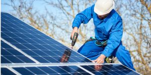 Installation Maintenance Panneaux Solaires Photovoltaïques à Linieres-Bouton